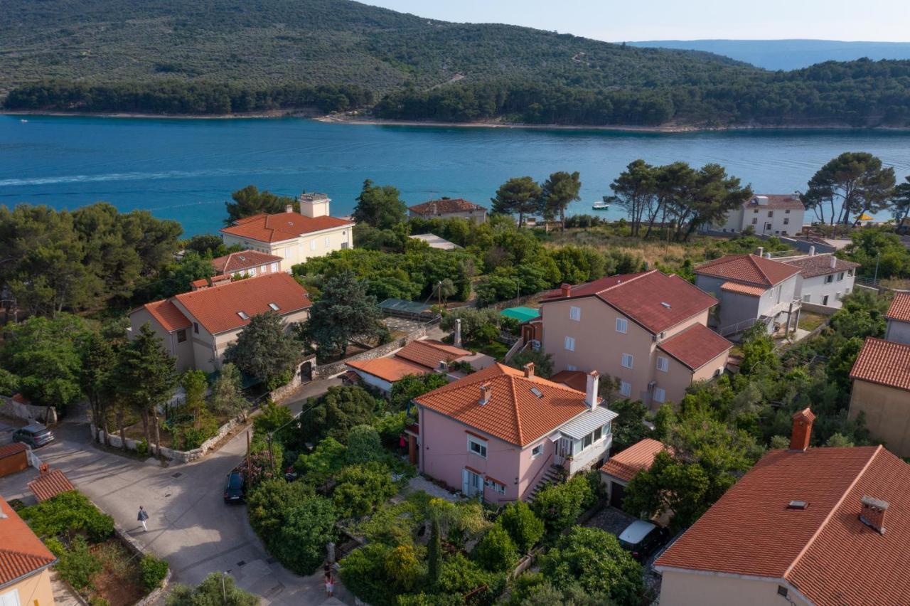 Apartments Bura & Jugo, Cres, Without Stress Exterior photo
