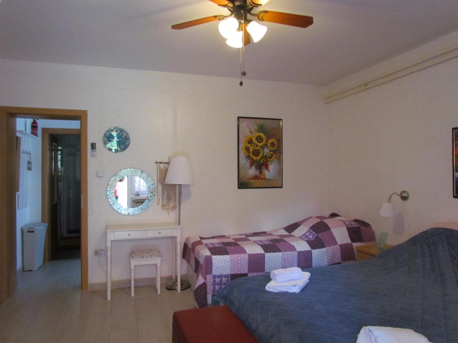 Apartments Bura & Jugo, Cres, Without Stress Exterior photo